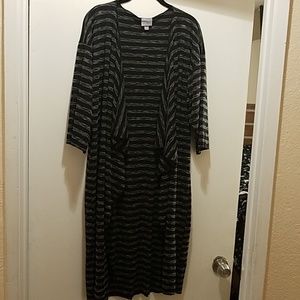 LuLaRoe Shirley soft and stretchy, EUC